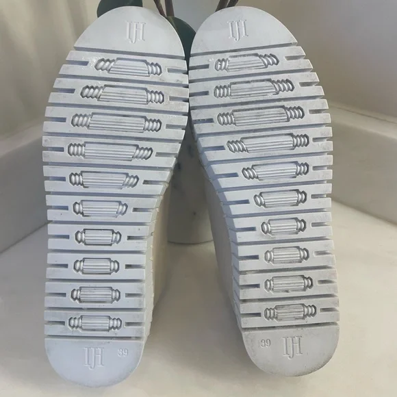 Ilse Jacobsen Cream and Tan Woven Suede Loafer. Size 8, worn one time. - Picture 5 of 5